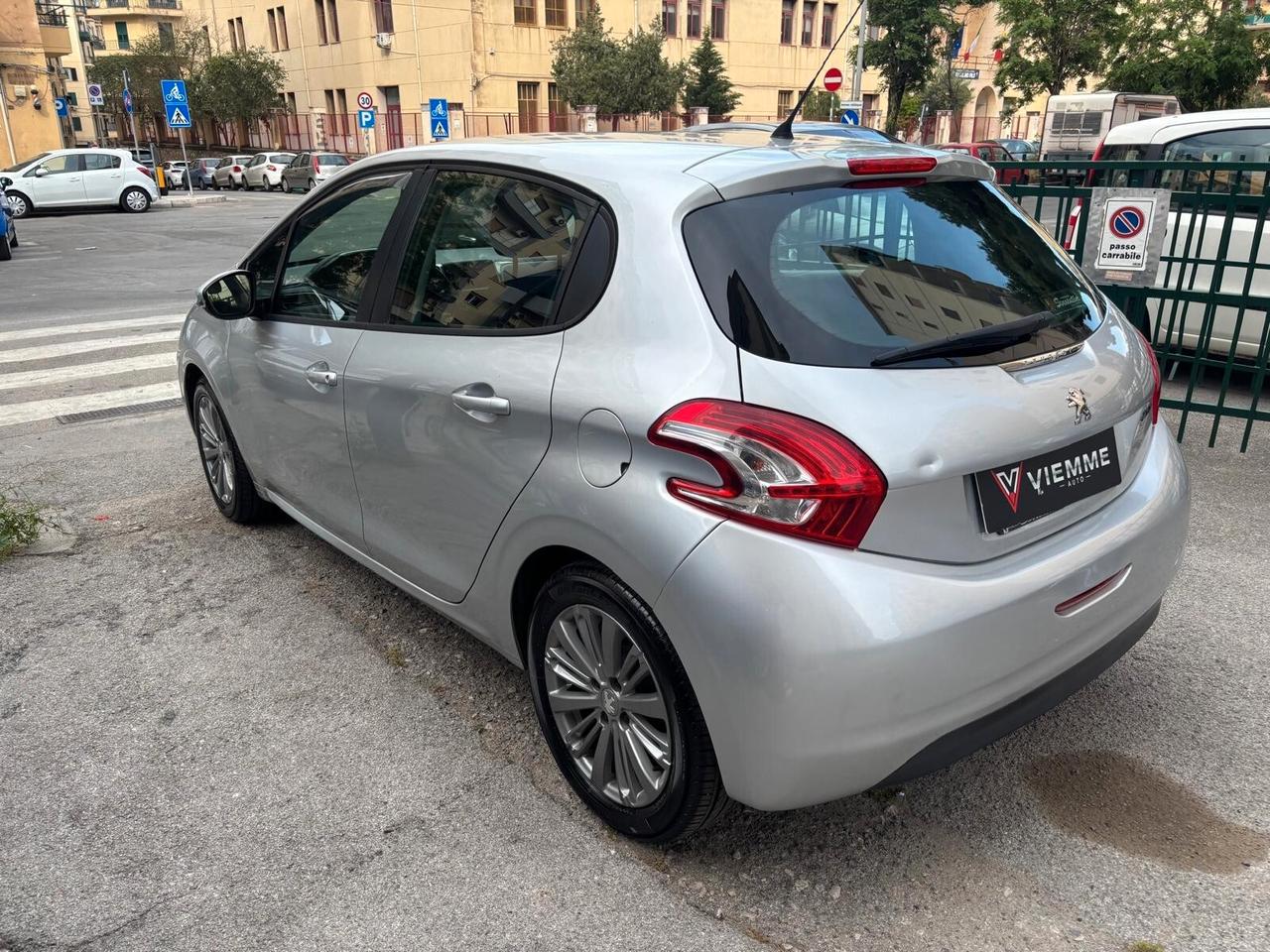 Peugeot 208 1.2 VTi 82 CV 5 porte Allure