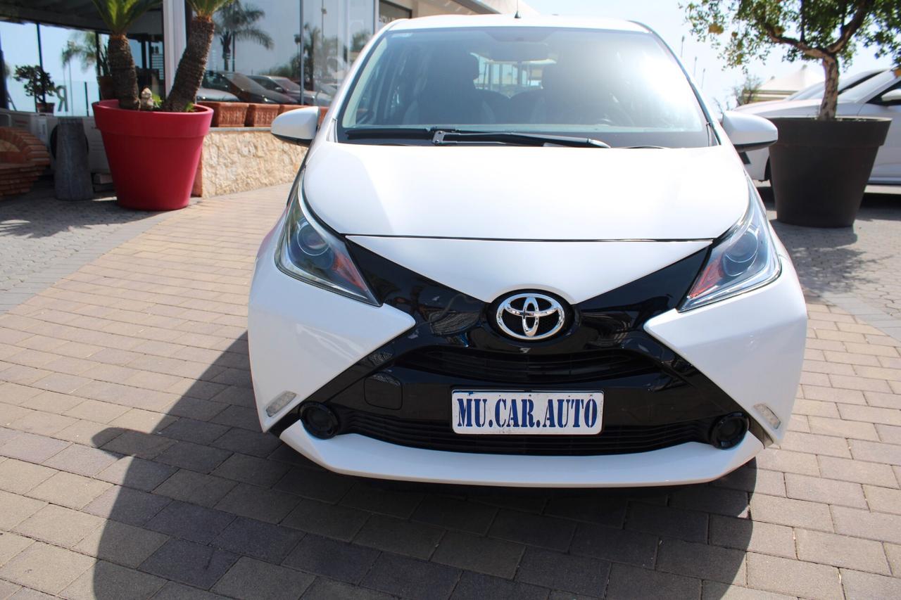 Toyota Aygo 1.0 VVT-i 69 CV 5 porte x-play