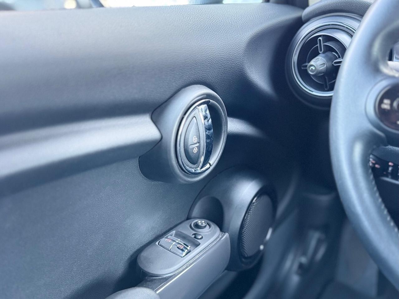 Mini Mini 1.5 One Camden 102cv auto E6 - 2022