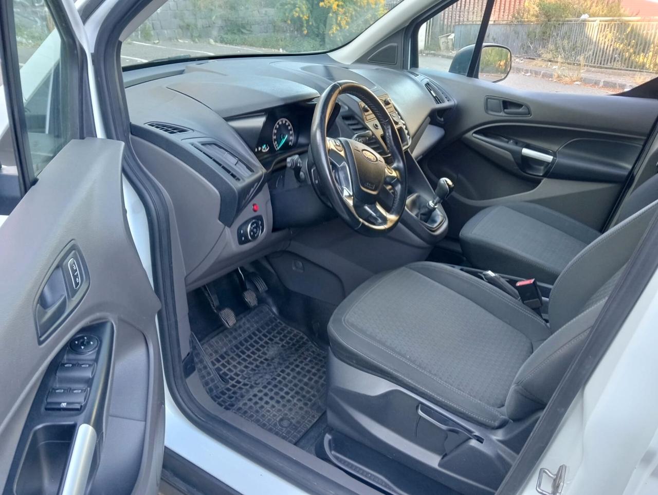 Ford Transit Connect Pianale ribassato con rampa disabili carrozzina