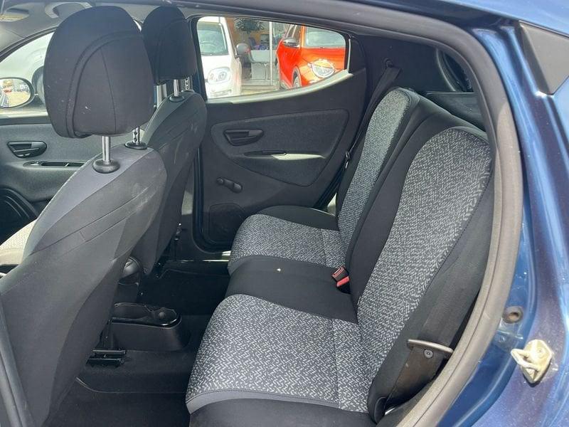 Lancia Ypsilon Ypsilon 1.0 FireFly 5 porte S&S Hybrid Silver