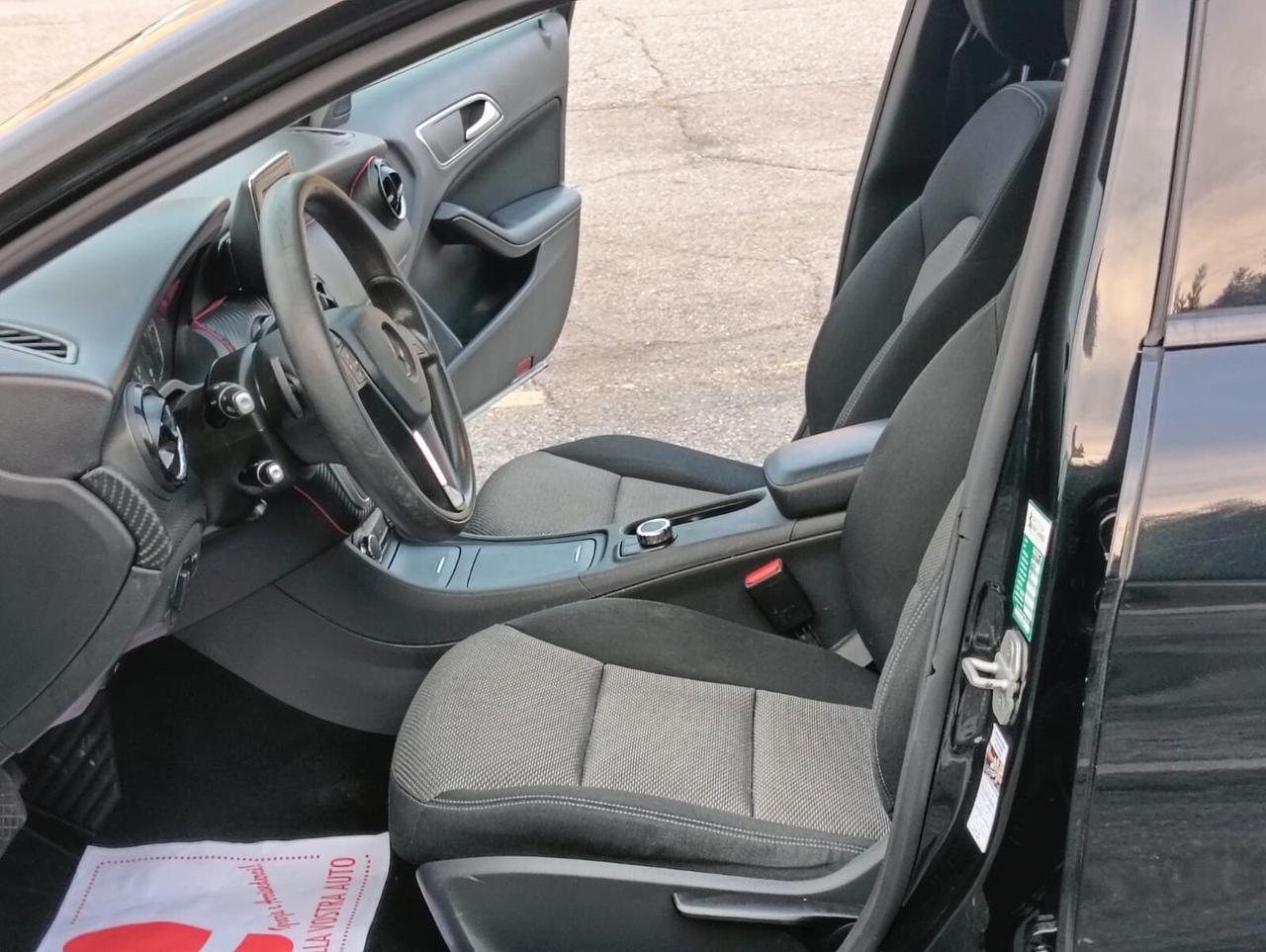 Mercedes-benz GLA 180 d Premium..CELL 320 147 1147 WUATSAPP