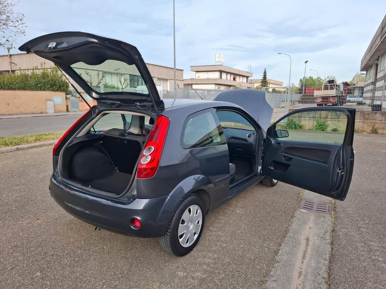 Ford Fiesta 1.4 TDCi 3p. SOLAMENTE 47.000 KM