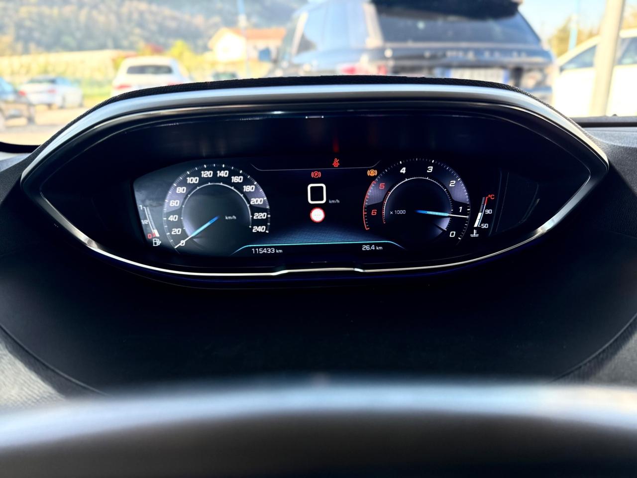 PEUGEOT 5008DIESEL 7 POSTI*TETTO*CERCHI18*NAVI*TAGLPEUGEOT