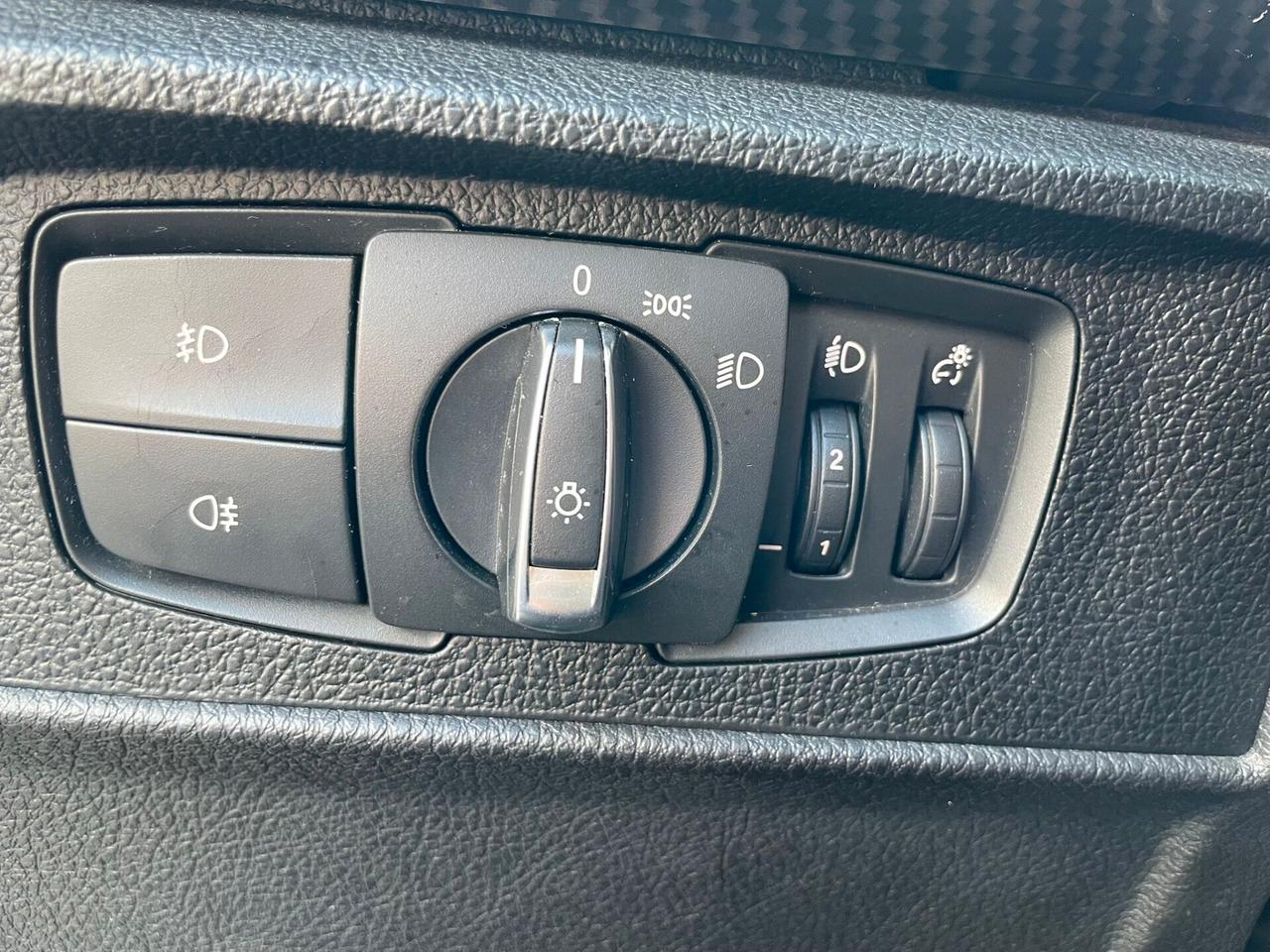 Bmw 116 116d 5p. Unique