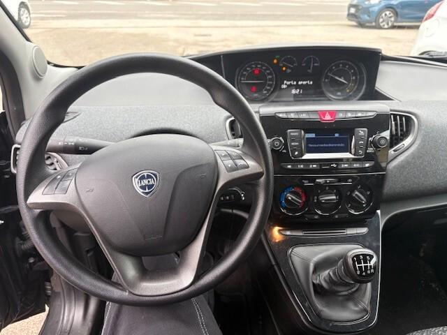 Lancia Ypsilon 1.0 FireFly