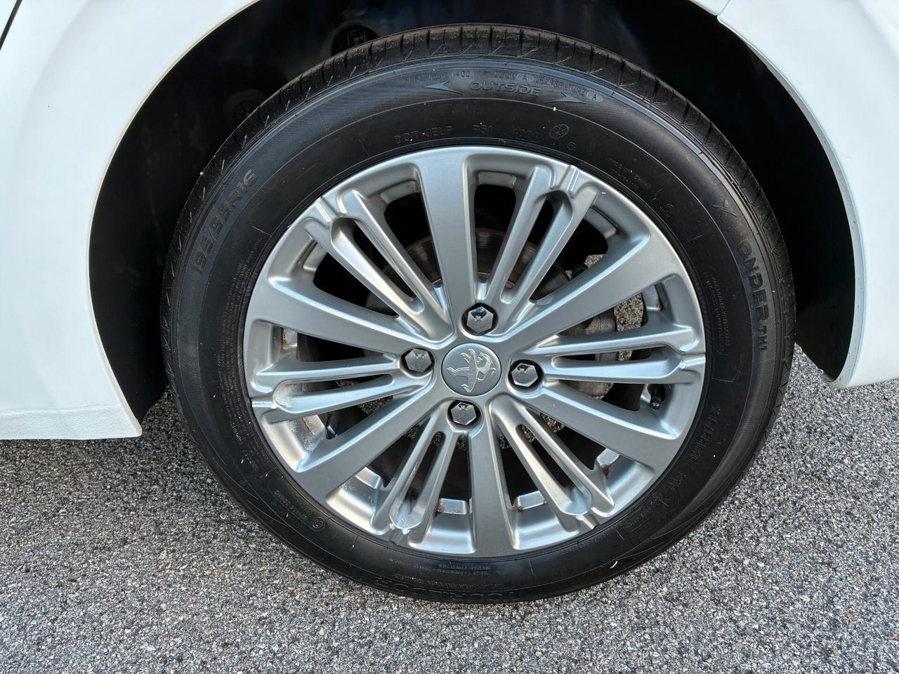 Peugeot 208 BlueHDi 100 5 porte Active