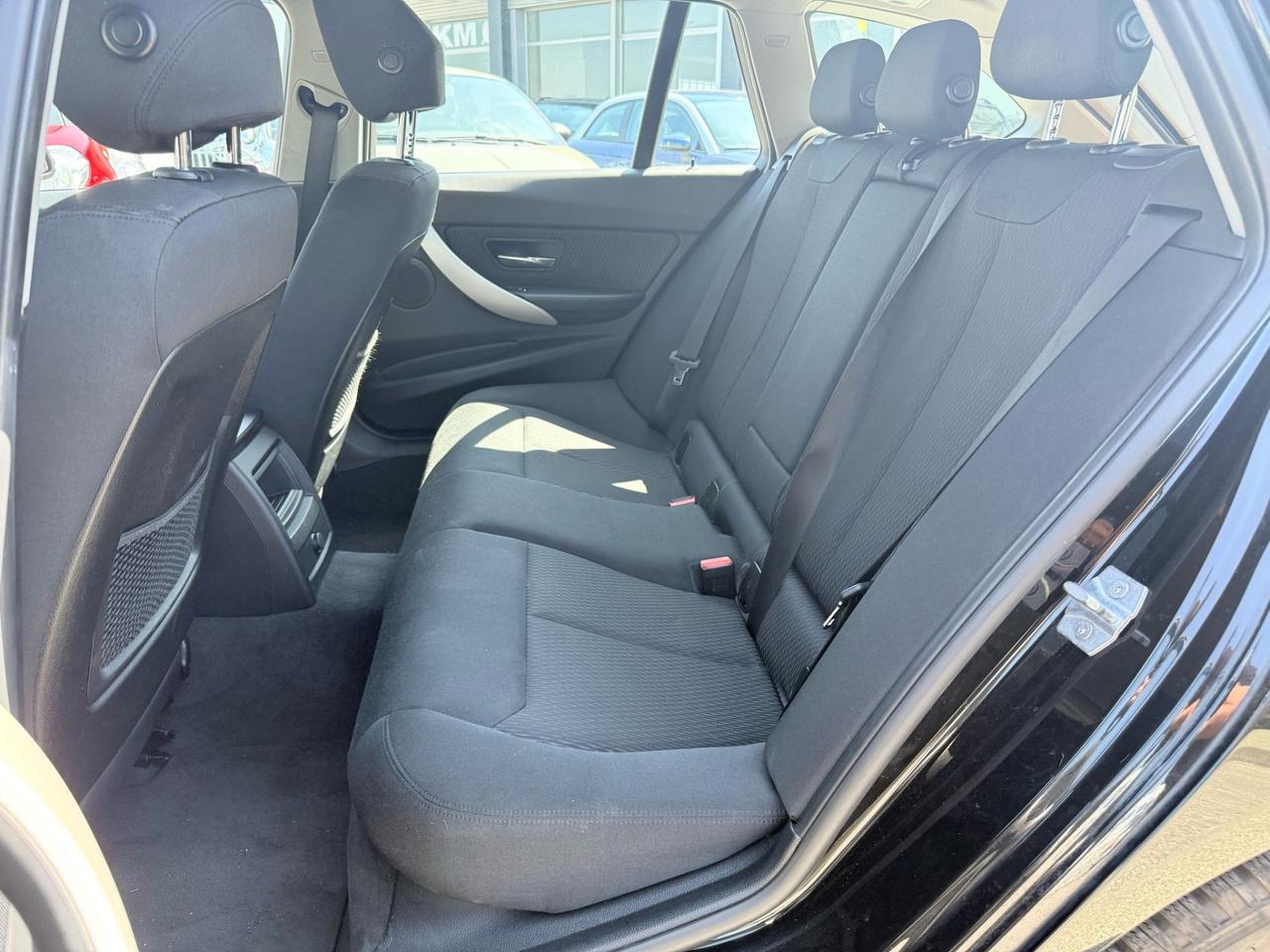 BMW 318d 150cv Business Advantage 2019