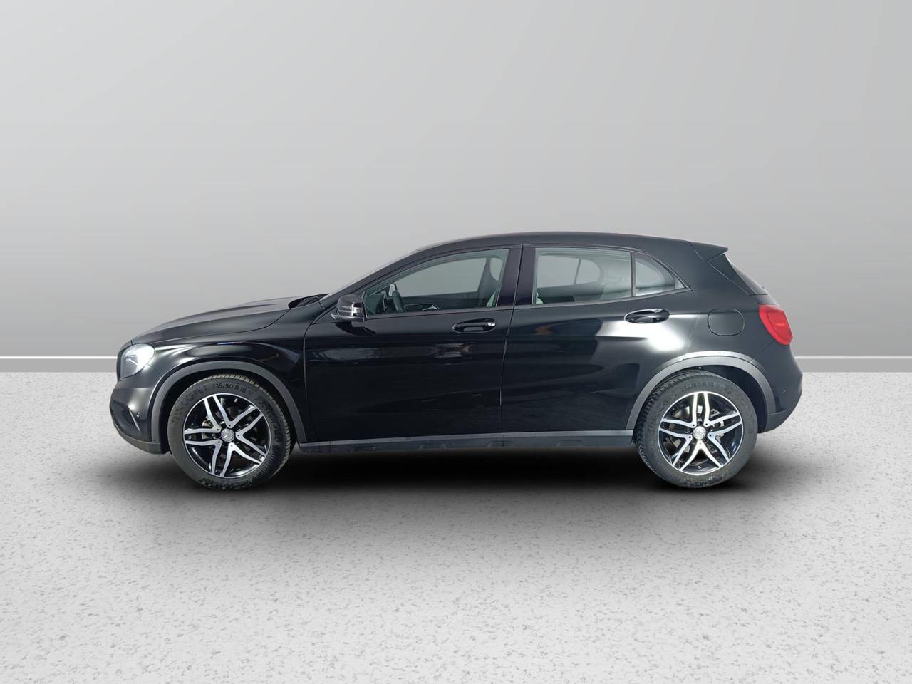Mercedes-Benz GLA-X156 2014 - GLA 180 d (cdi) Executive