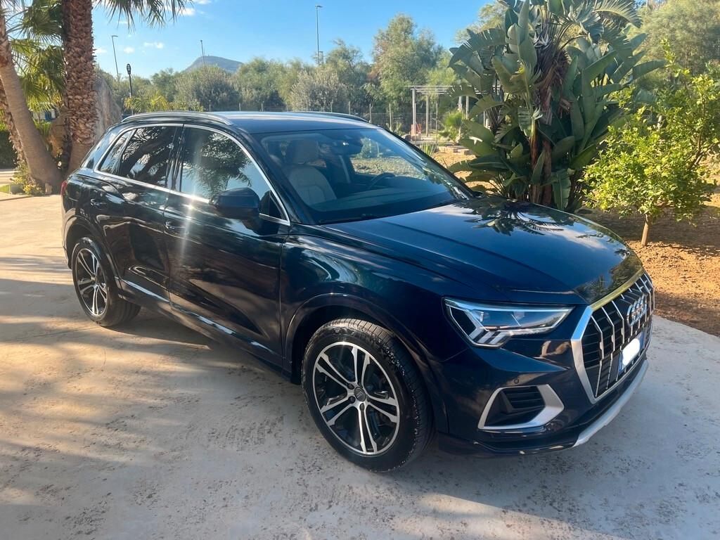 Audi Q3 40 TDI quattro S tronic Business Advanced