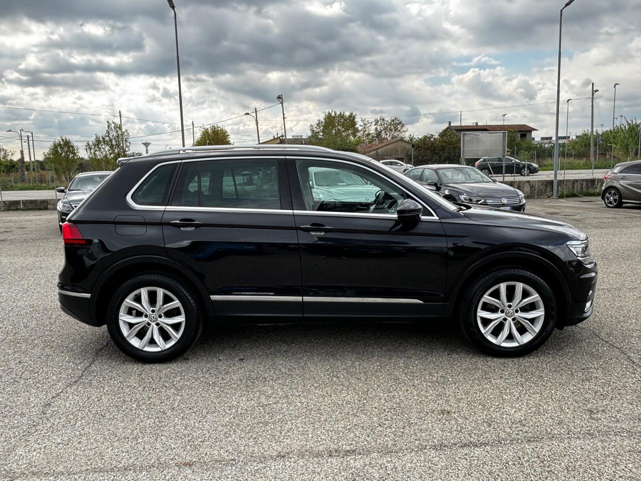 Volkswagen Tiguan 2.0 TDI SCR DSG Executive BlueMotion Technology - 2016