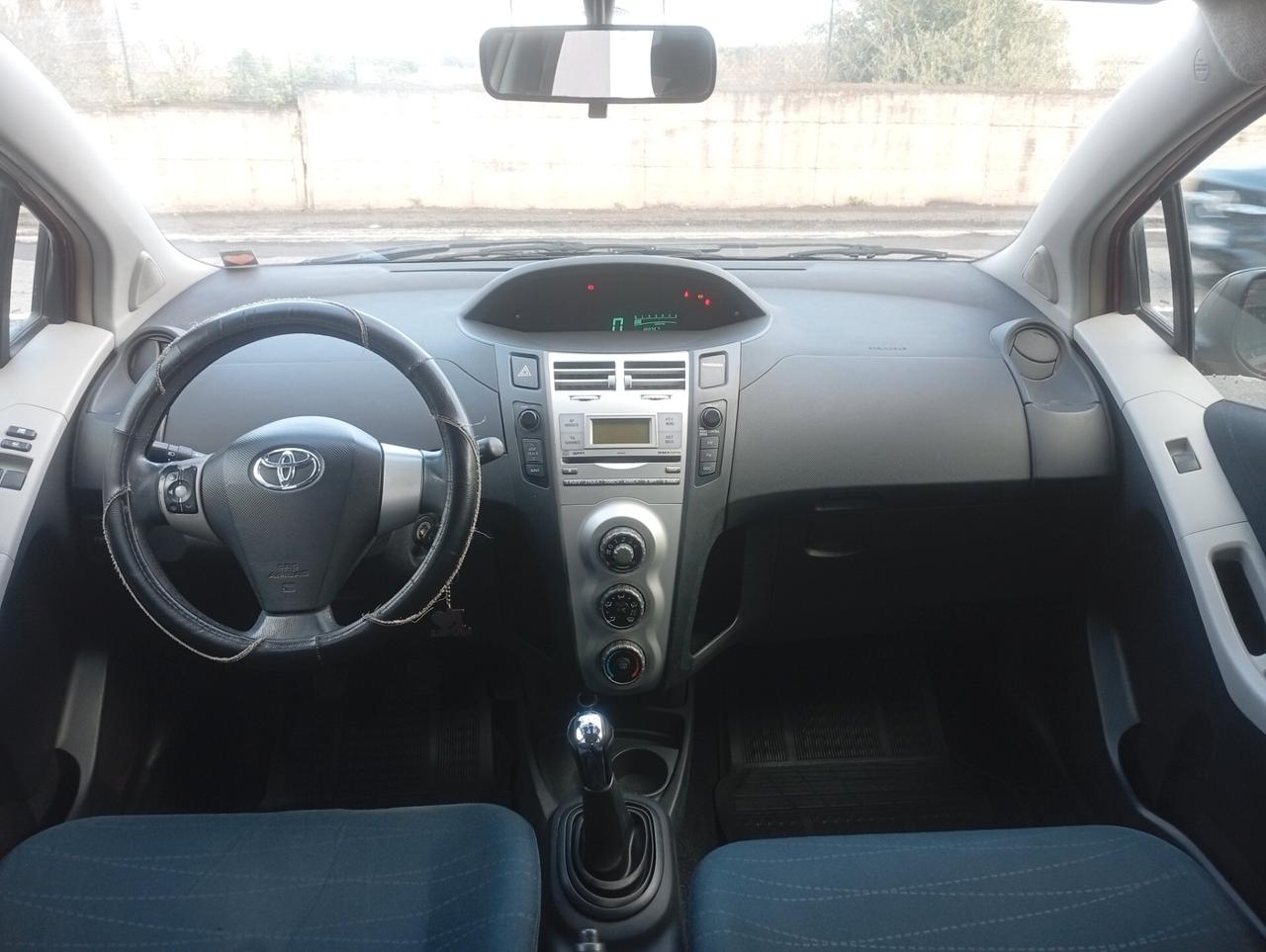 Toyota Yaris 1.0 5 porte Sol