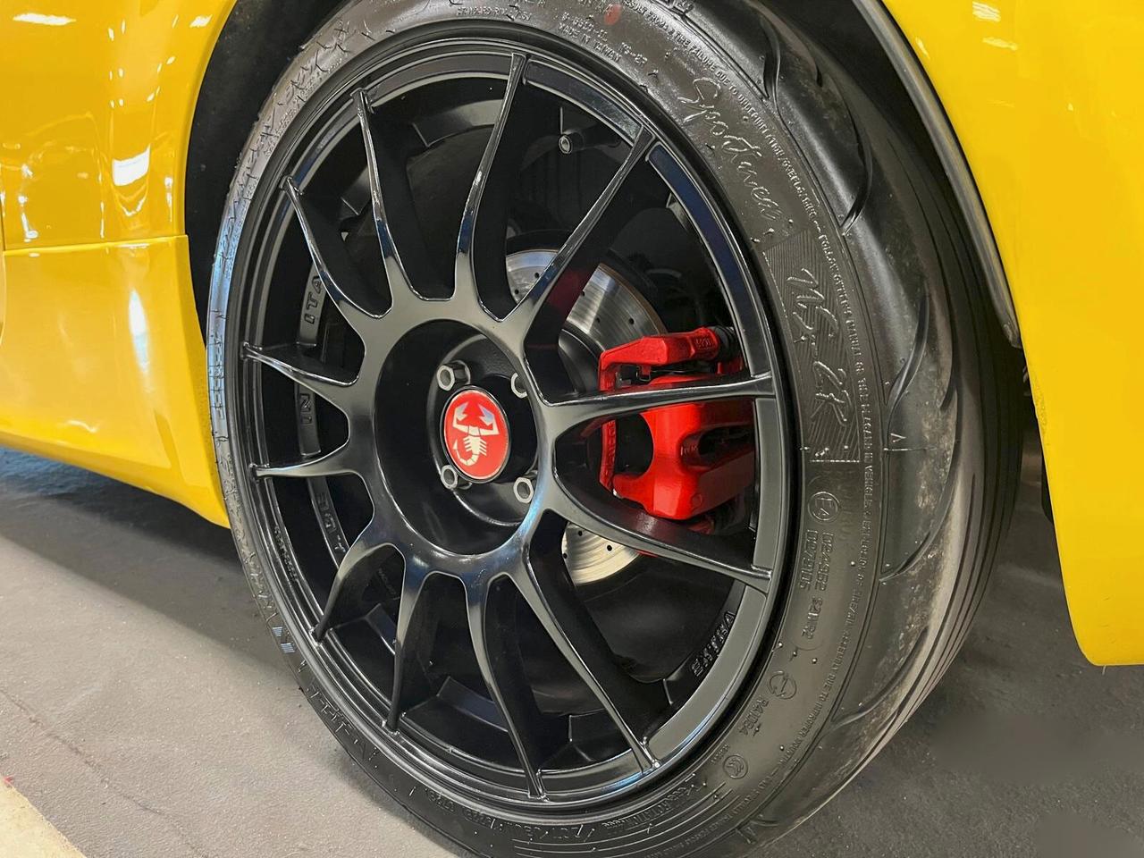 Abarth 595 C 1.4 Turbo T-Jet 180 CV Competizione