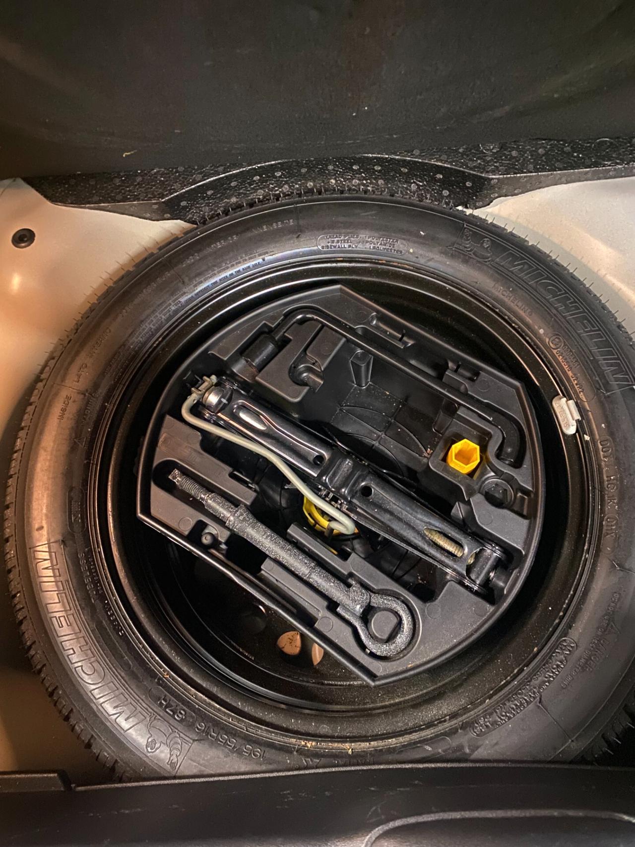 Peugeot 208 PureTech 82 5 porte Allure