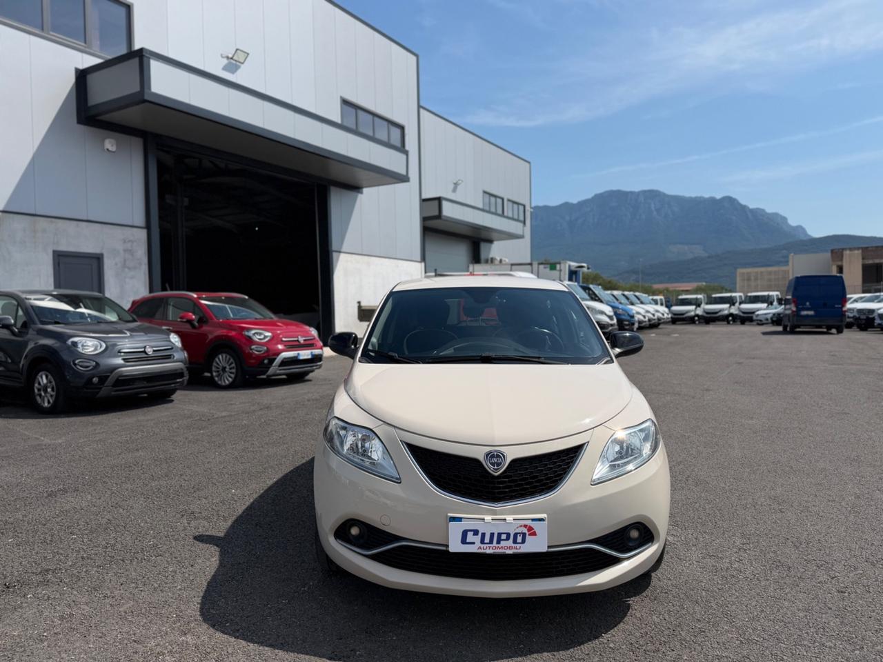 Lancia Ypsilon 1.2 69 CV 5 porte Gold Opening Edition