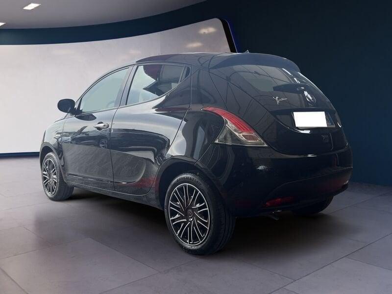 Lancia Ypsilon 1.0 FireFly 70cv Hybrid Silver