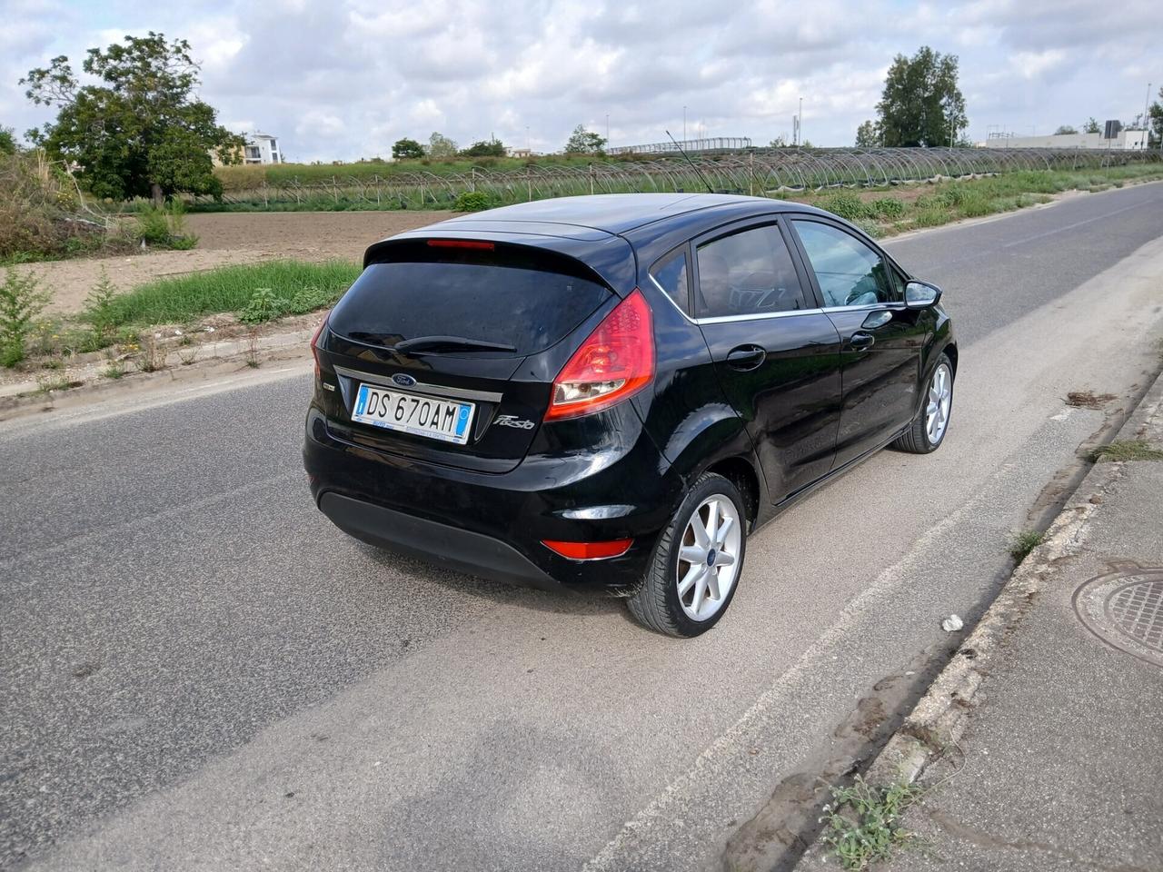 Ford Fiesta 1.4 TDCi 5p. Modello Titanium