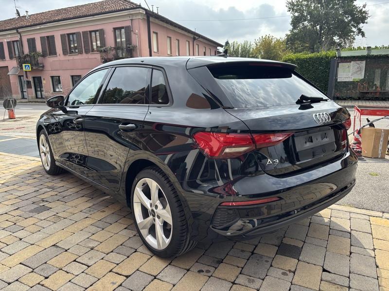 Audi A3 Sportback 35 2.0 tdi Business s-tronic LED-NAVI-18"