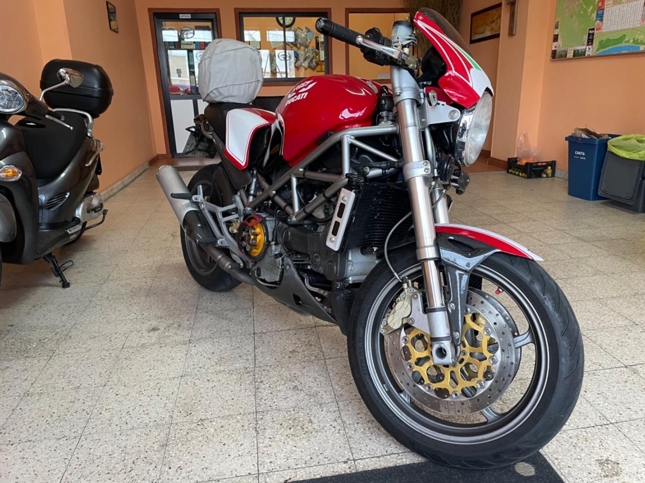 Ducati monster s4