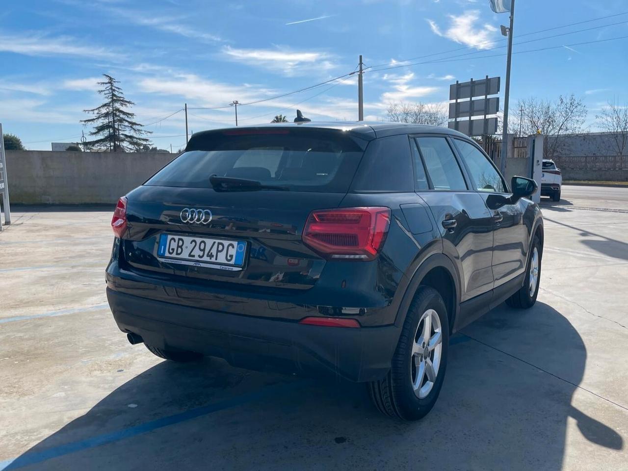 Audi Q2 30 TDI S tronic Identity Black