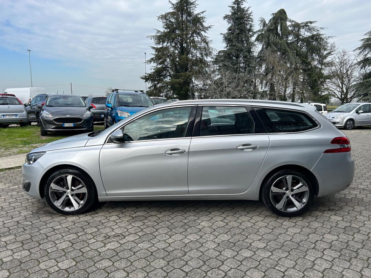 Peugeot 308 SW| EURO 6 - AUTOMATICO | CERCHI IN LEGA