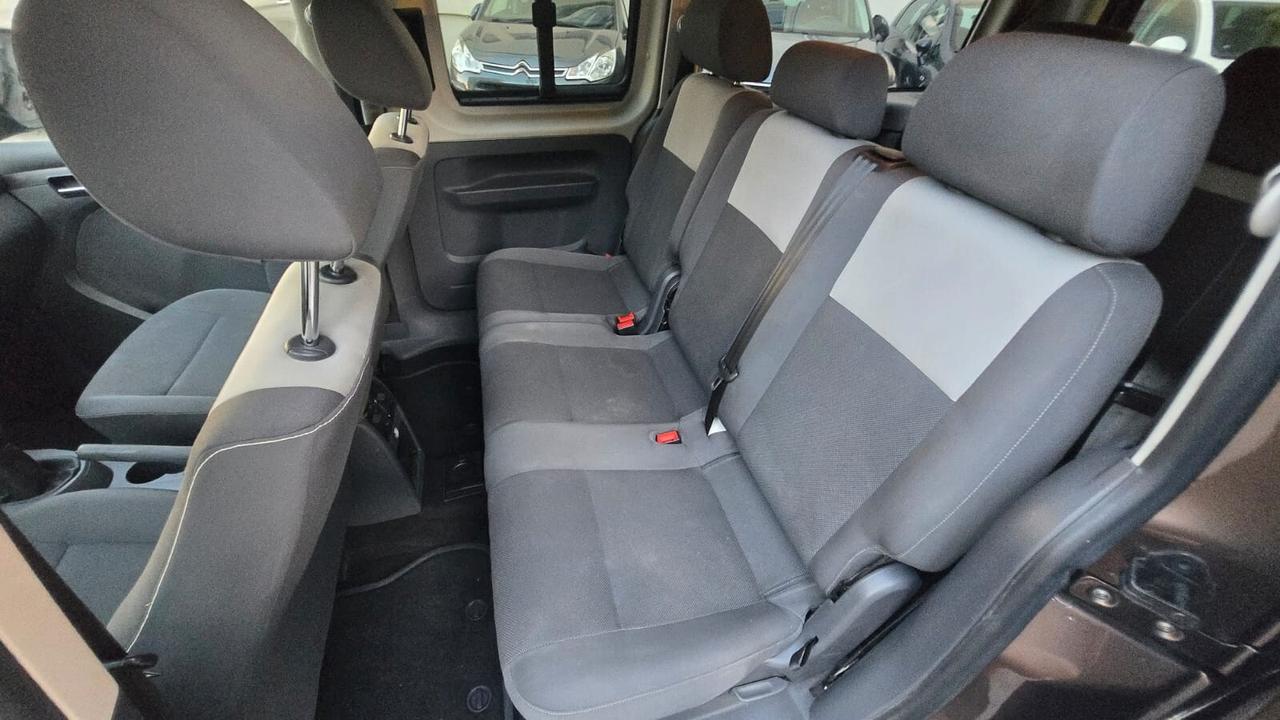 Volkswagen Caddy 7Posti Highline Maxi Neopatentati