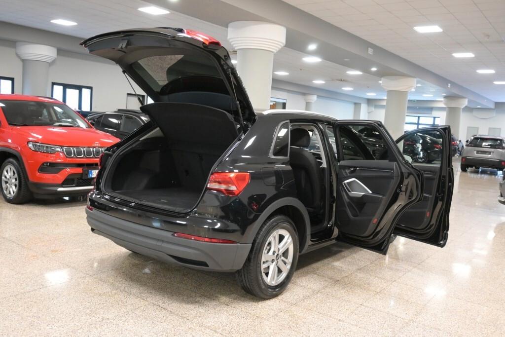 Audi Q3 35 TDI S tronic Business