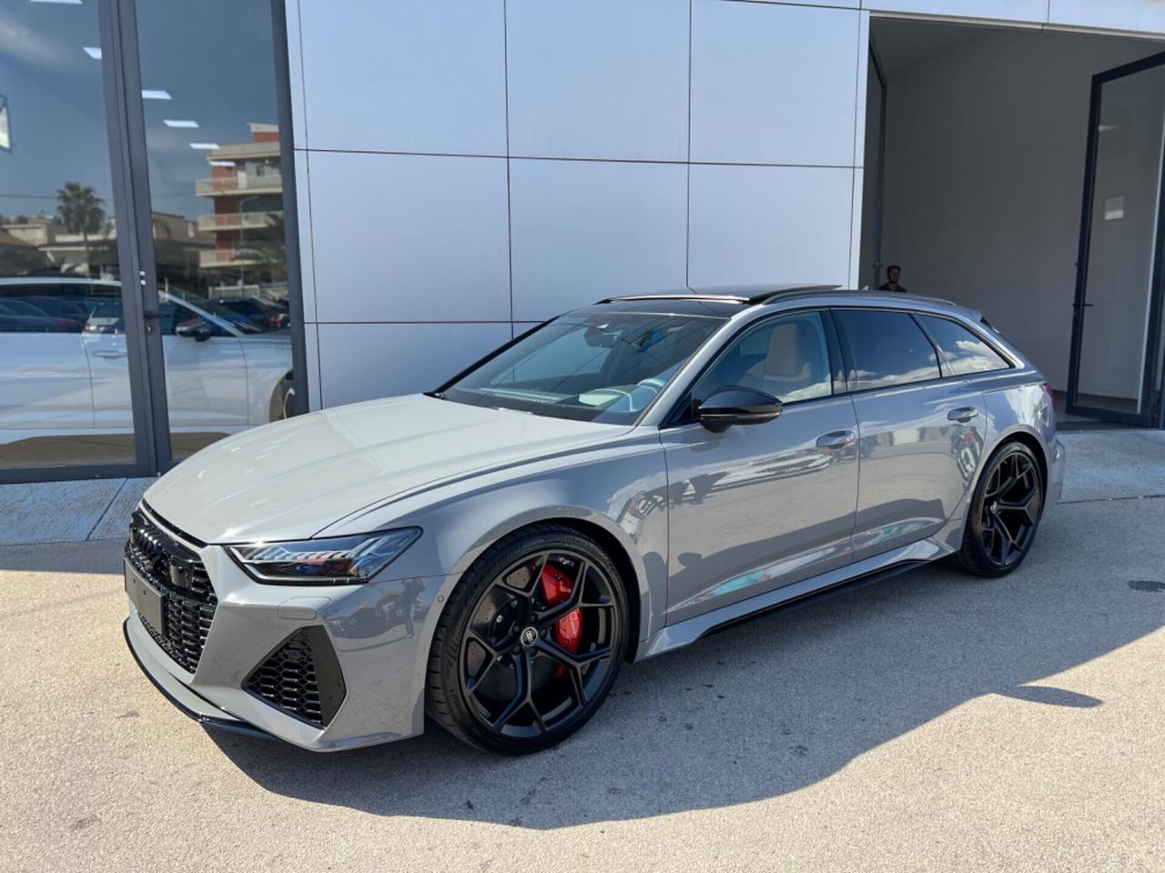 Audi RS6 Performance Carbon ceramica - nuova pronta consegna - listino €192.150 - scontata €169.000