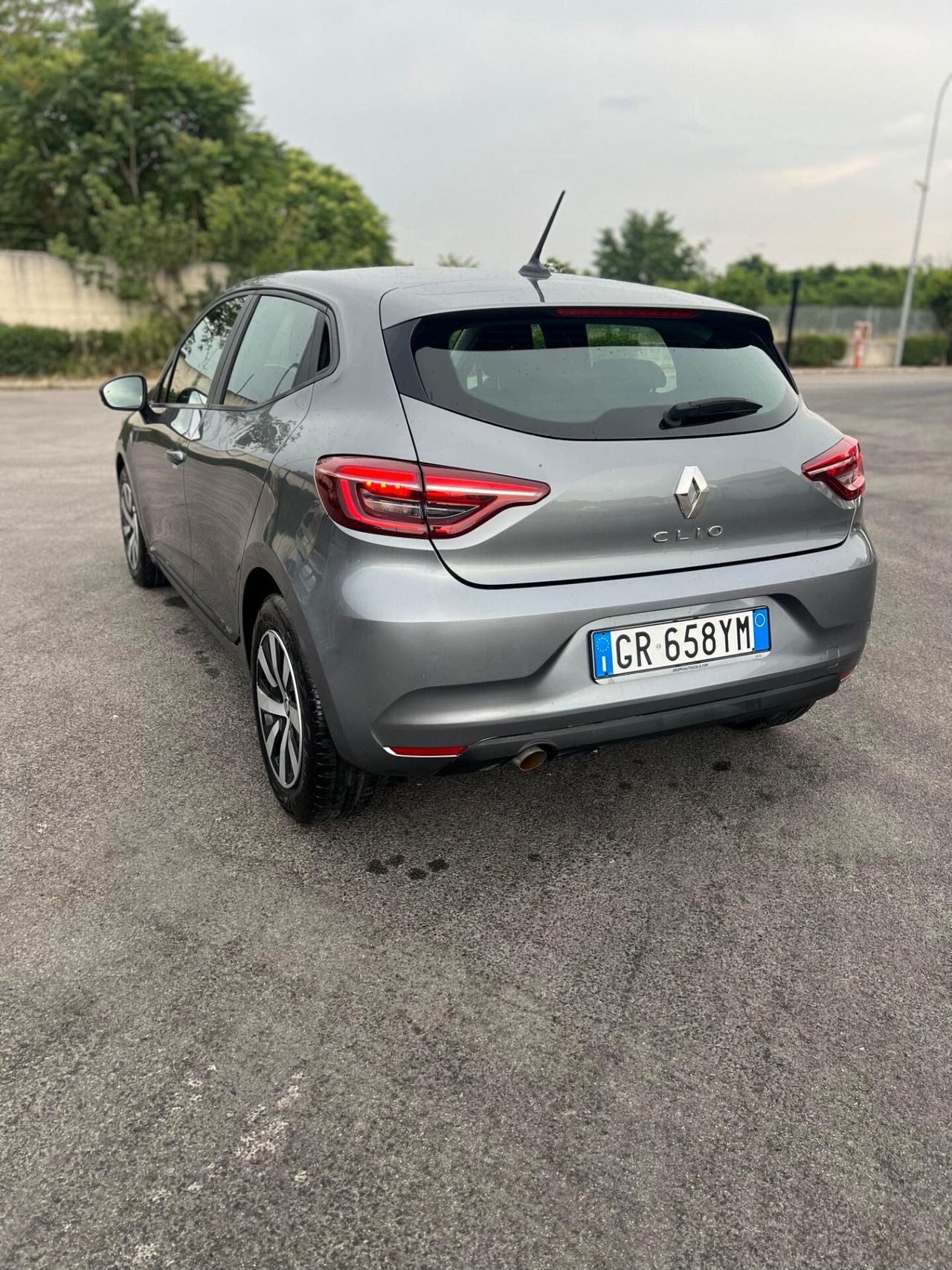 Renault Clio 65 CV 2024 NEOPATENTI IVA ESPOSTA