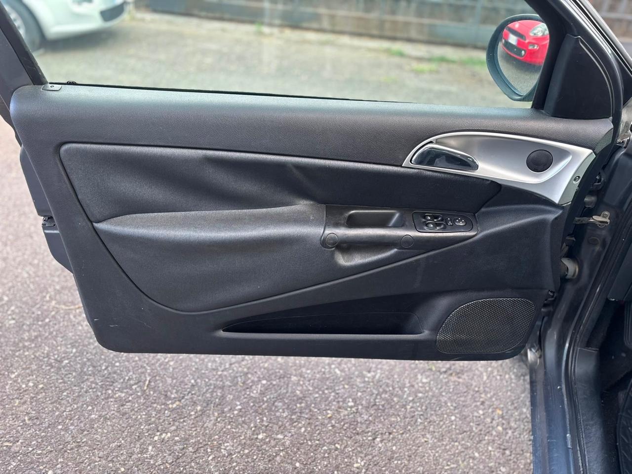 Lancia Ypsilon 1.3 MJT 75 CV Argento