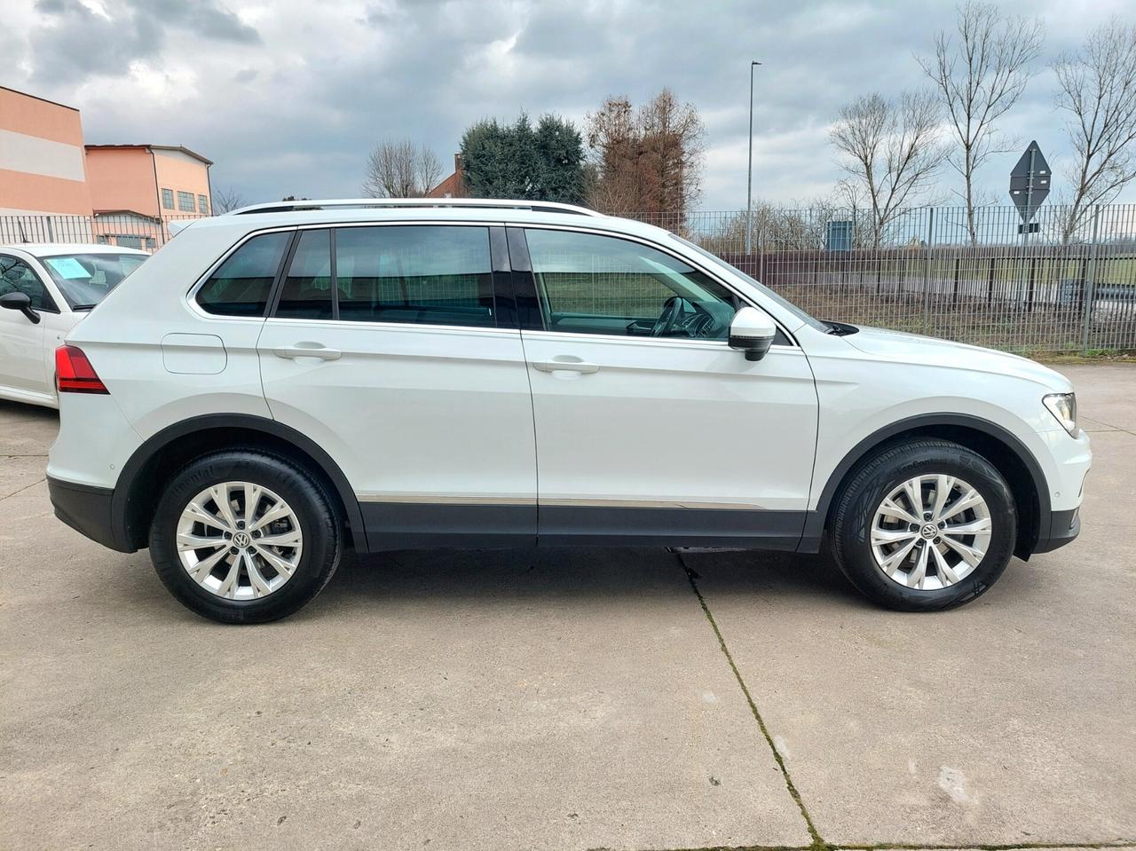 VW Tiguan 2.0 TDI DSG 4MOTION Business BMT - 2020