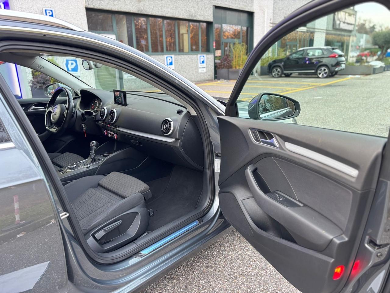 Audi A3 2.0 TDI S tronic Attraction