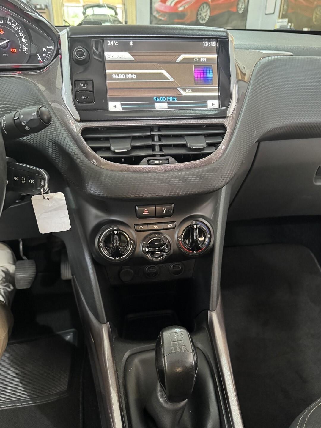 PEUGEOT 2008 1.2 cc. 82 cv. Navigatore