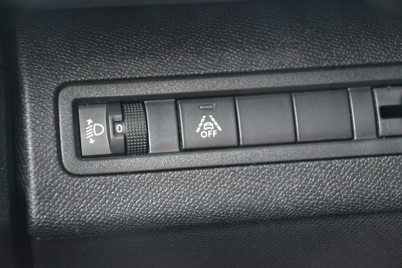 Peugeot 5008 1.5 HDi 130CV 7POSTI AUT.+NAV+LED+RCAM+PELLE+PDC