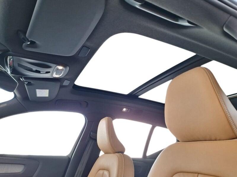 Volvo XC40 Recharge T5 180+82 CV Recharge Plug-in Hybrid Inscription