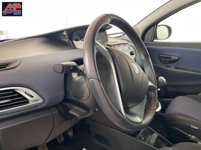 Lancia Ypsilon 1.0 FireFly 5 porte S&S Hybrid Platino