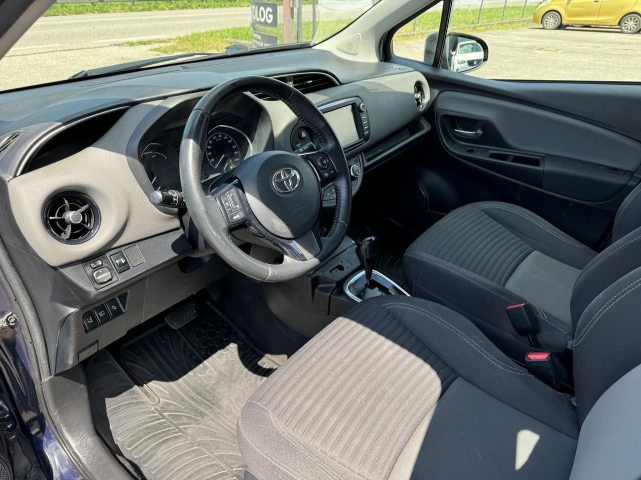 Toyota Yaris 1.5 Hybrid 5 porte NEOPATENTATI