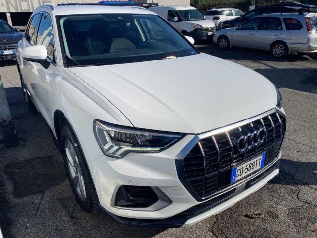 AUDI Q3 35 TDI Business Advanced