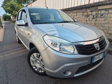DACIA SANDERO 1.4 GPL ACCESSORIATA DI TUTTO 2010