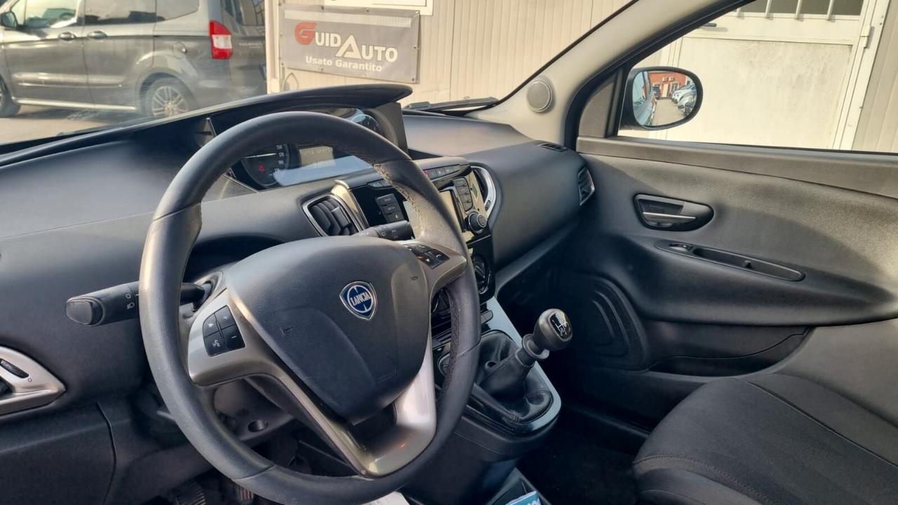 Lancia Ypsilon 1.2 69 CV 5 porte GPL Ecochic Monogram