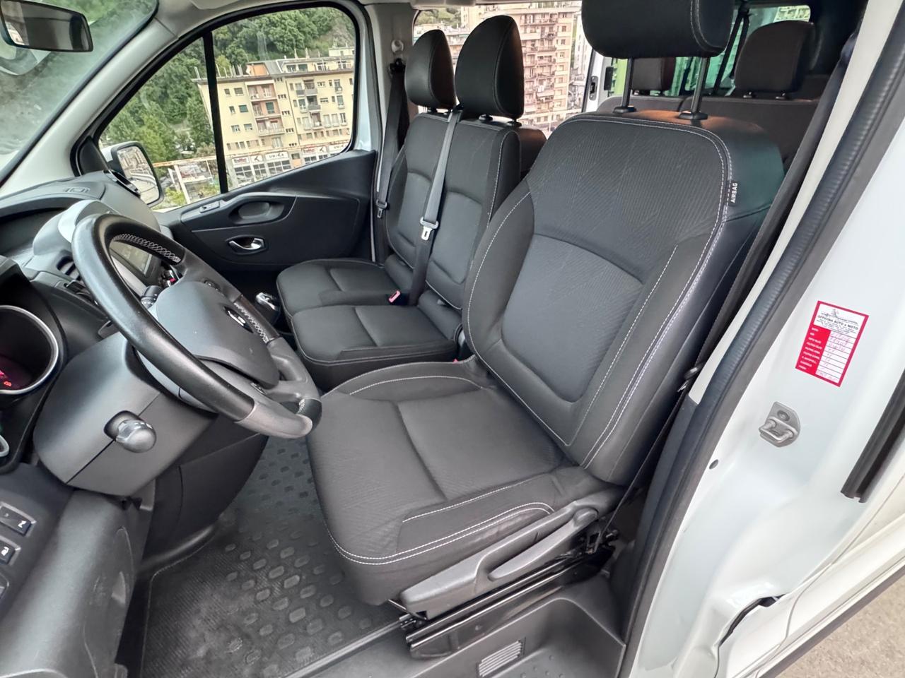 Renault Trafic T29 2.0 DCI EU6 PASSO LUNGO 9p +IVA