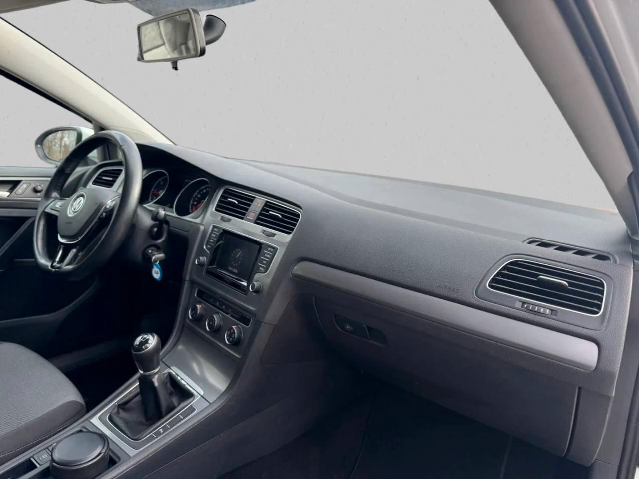 Volkswagen Golf 1.6 TDI 5p. Comfortline BlueMotion Technology 10/2014