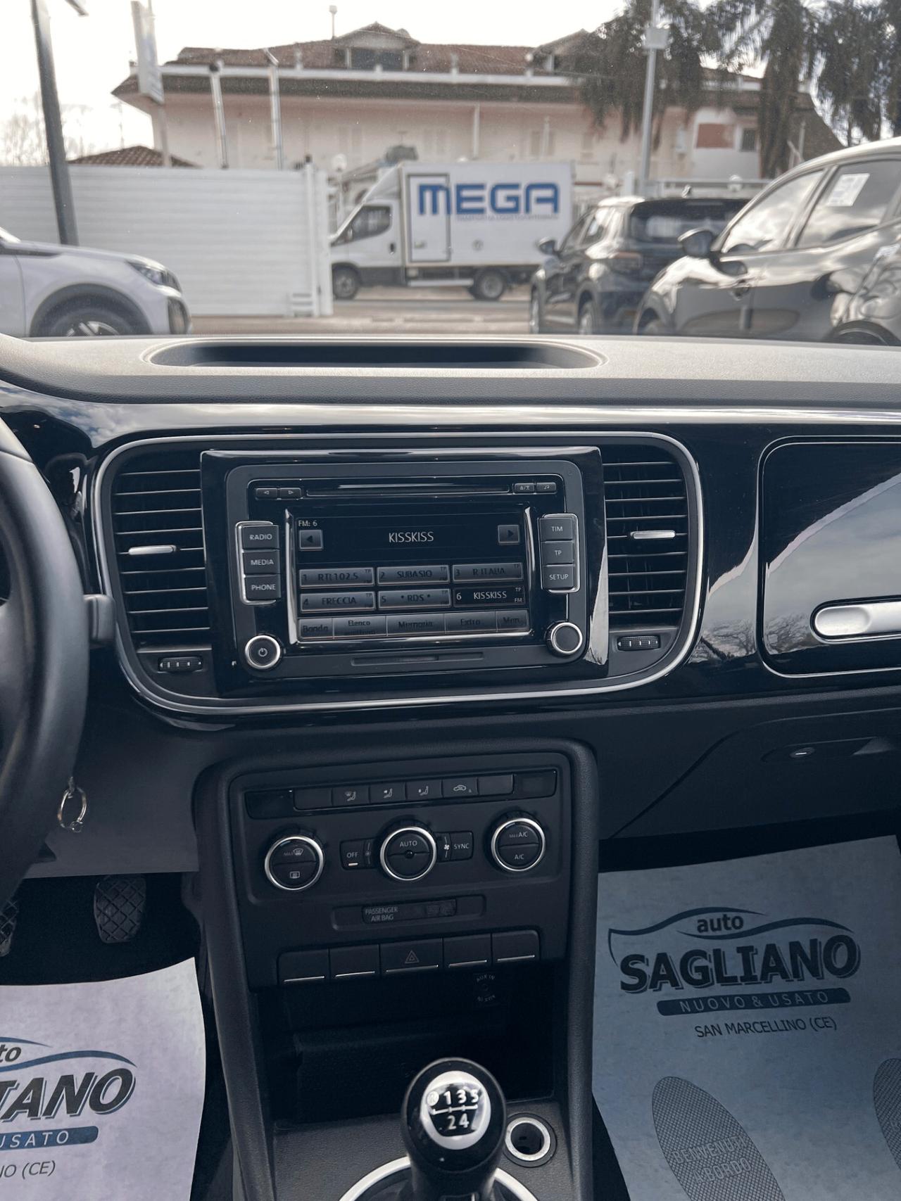 Volkswagen Maggiolino Cabrio 1.6 TDI Design