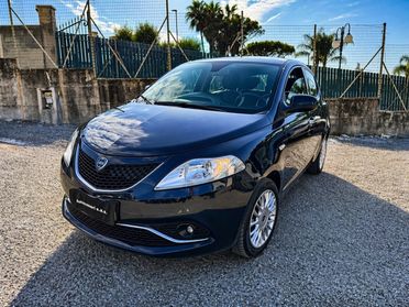 Lancia Ypsilon 1.2 69 CV 5 porte Gold