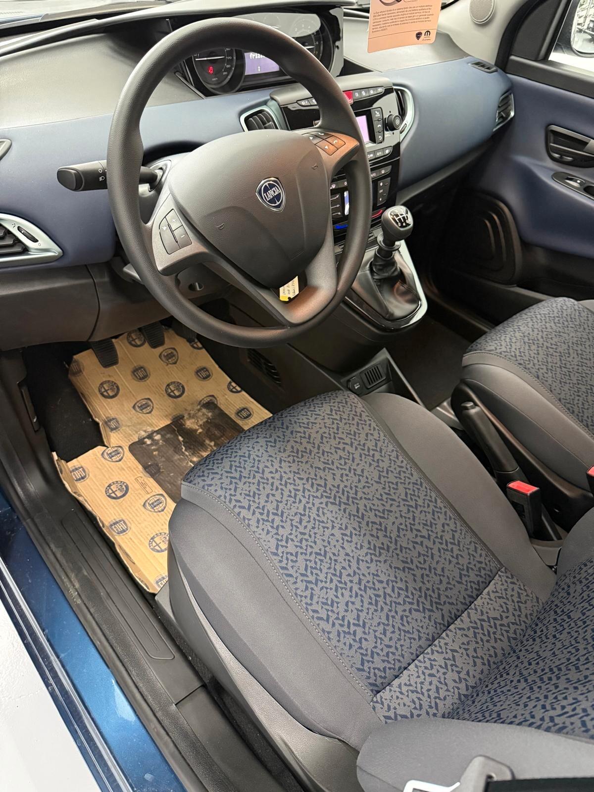 Lancia Ypsilon 1.0 FireFly 5 porte S&S Hybrid Gold