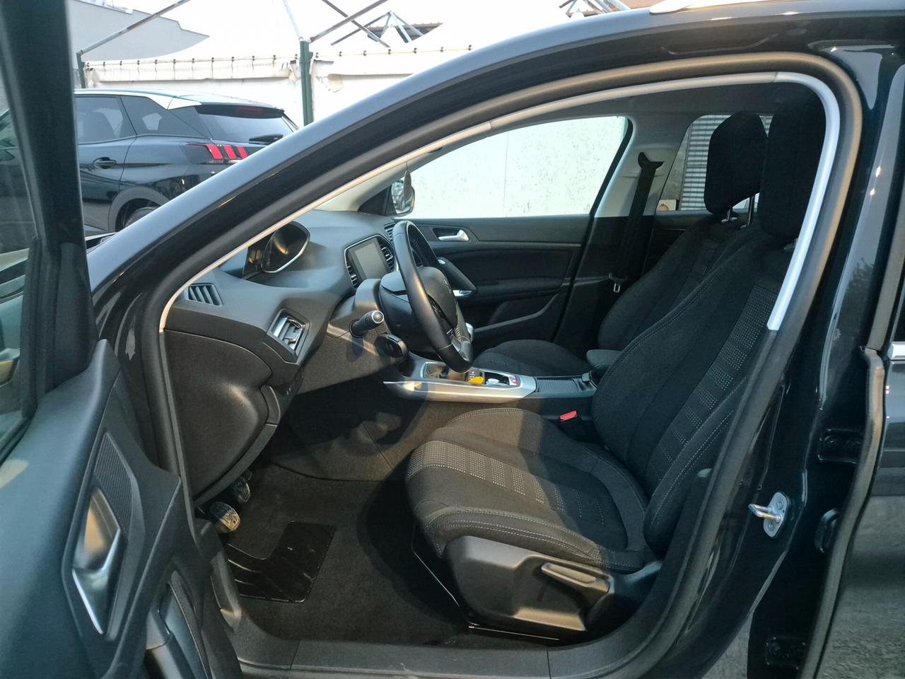 Peugeot 308 BlueHDi 120 S&S SW Allure