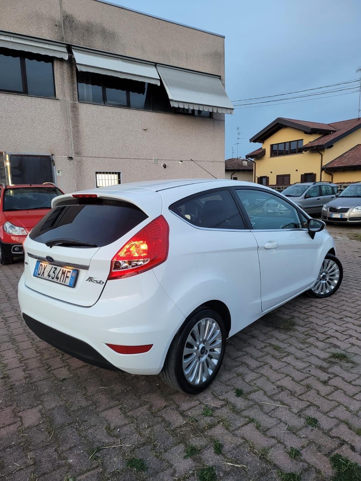 Ford Fiesta 1.4 TDCi 68CV 3 porte Titanium