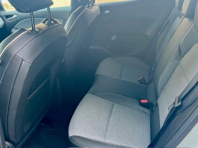 Renault Clio TCe 90 techno aziendale