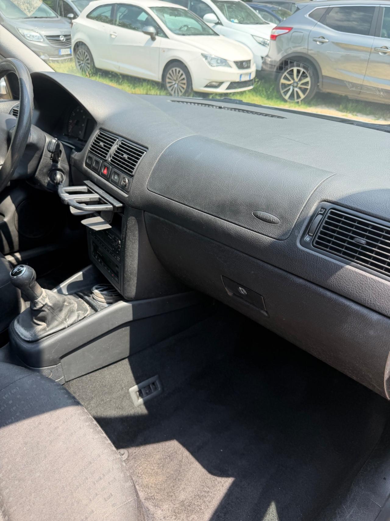 Volkswagen GOLF 1.4 KMCERT INTROVABILE