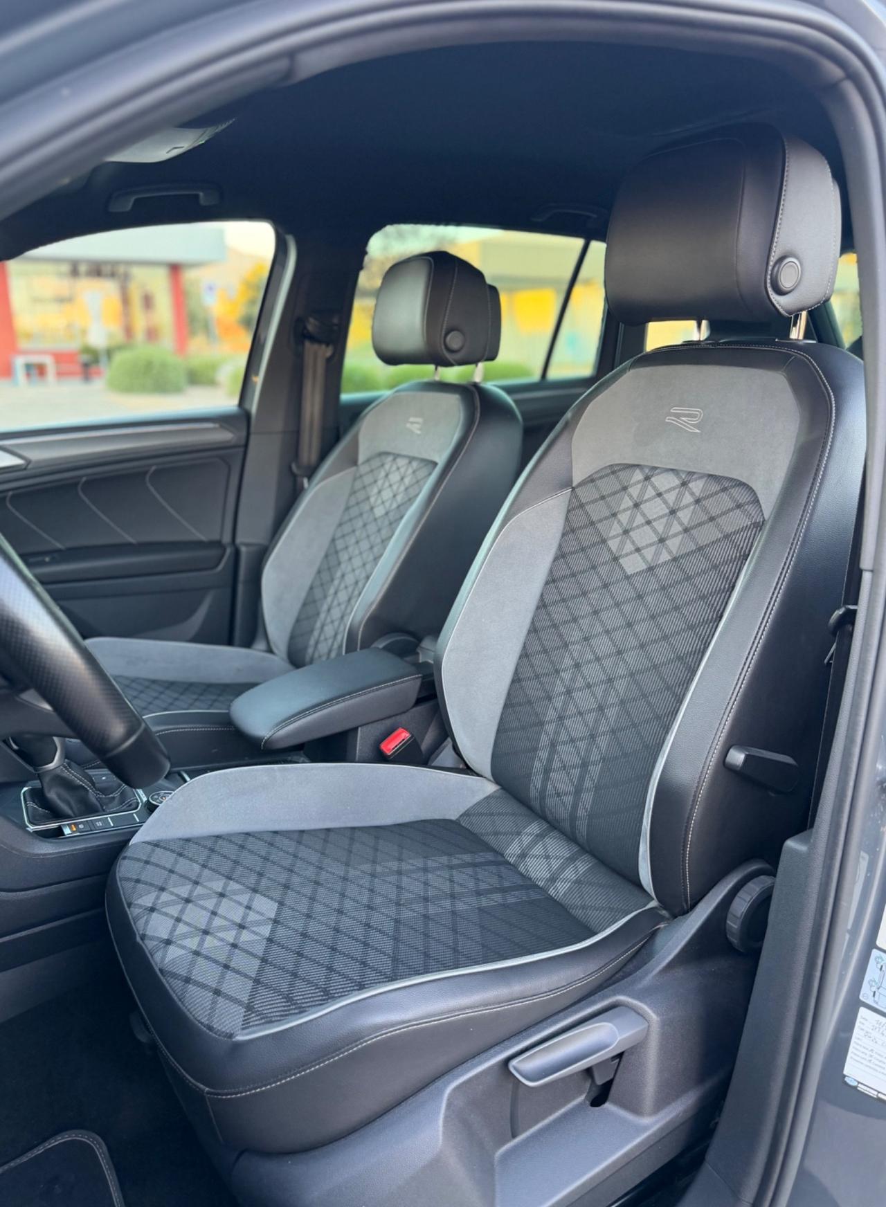 Volkswagen Tiguan 2.0 TDI 150 CV DSG 4MOTION R-Line